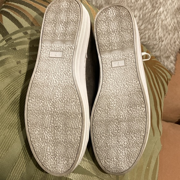 Boutique by Corkys pewter silver grey sneakers with silver star size 7 - Picture 9 of 13